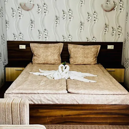 Хотел еос Китен